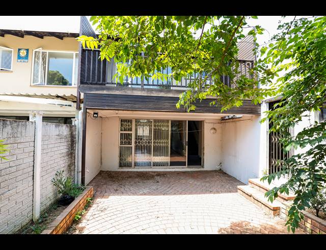 3 BEDROOM DUPLEX FOR SALE IN WINDERMERE